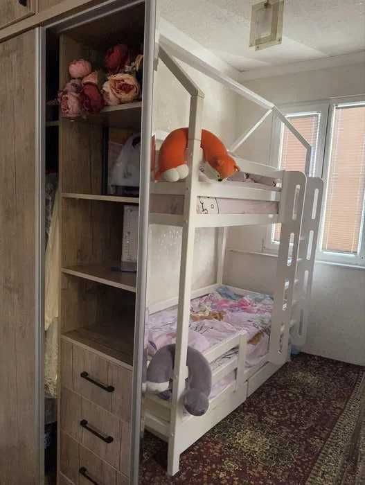 Карасу 1 продается квартира Мирзо Улугбек 2в4/5/5  59м2