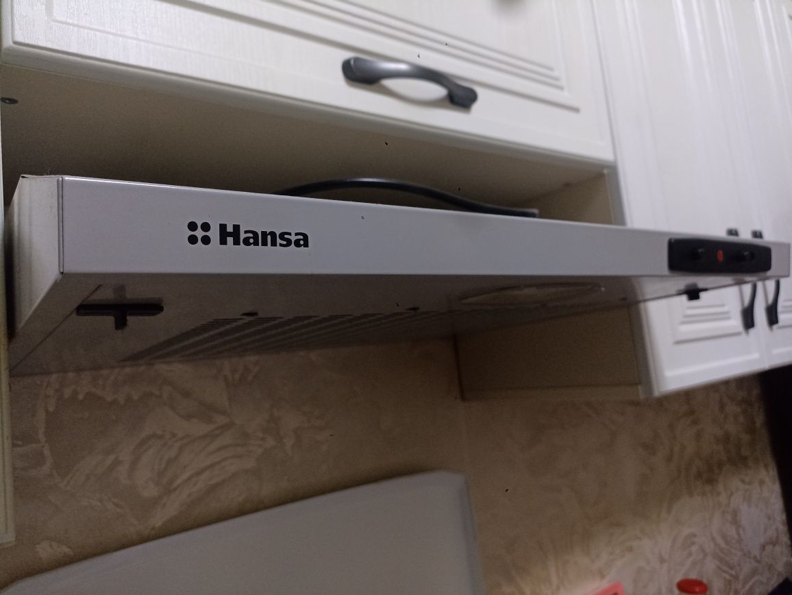 Продается вытяжка Hansa