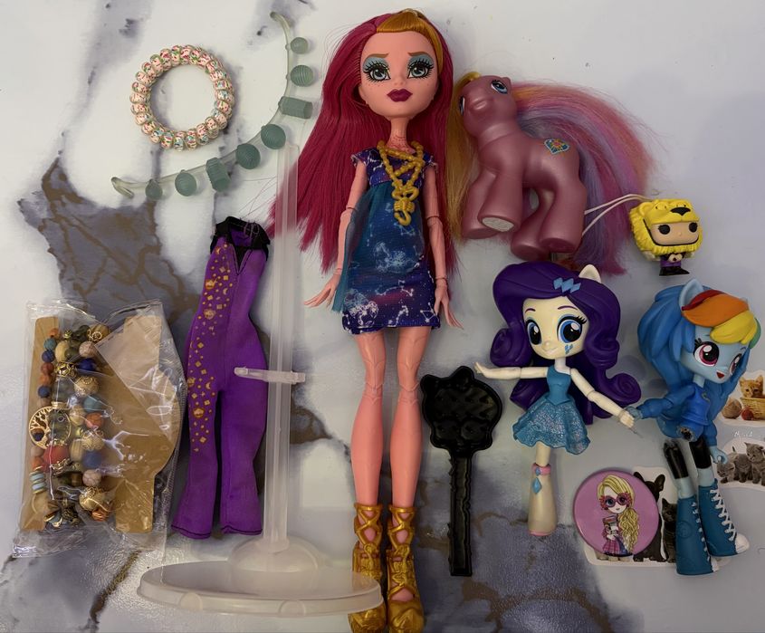 Кукла и всякая мелочь