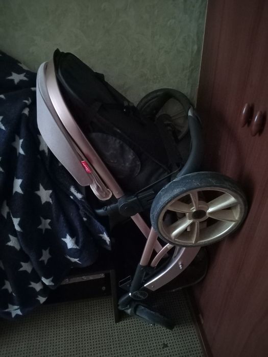 Продам коляску срочно