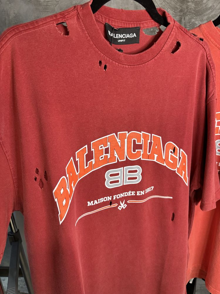 Мъжки Тениски:BALENCIAGA!