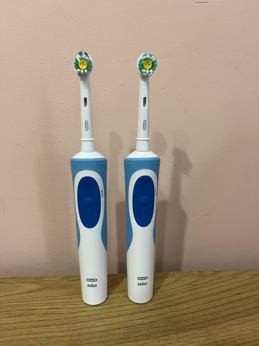 2бр - 59лв - Четки за зъби Oral-B Vitality 100