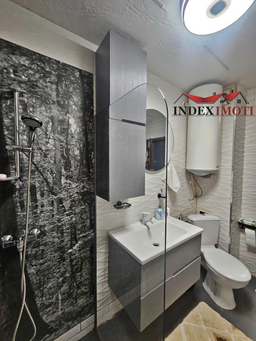 3-стаен апартамент-148кв.м,паркомясто и Голяма тераса с кухня