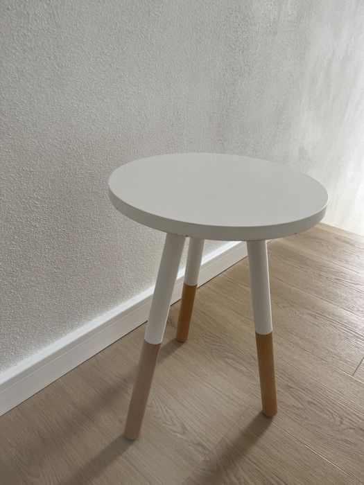 Vand Masuta de cafea alb si lemn natur / noptiera