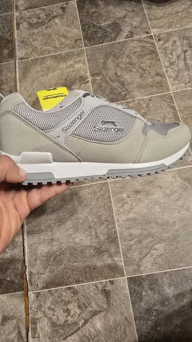 ЧИСТО НОВИ Дамски Обувки Slazenger - 37 номер