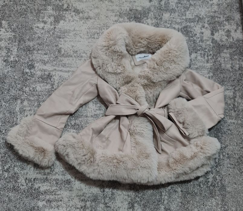 Haină de piele cu blană