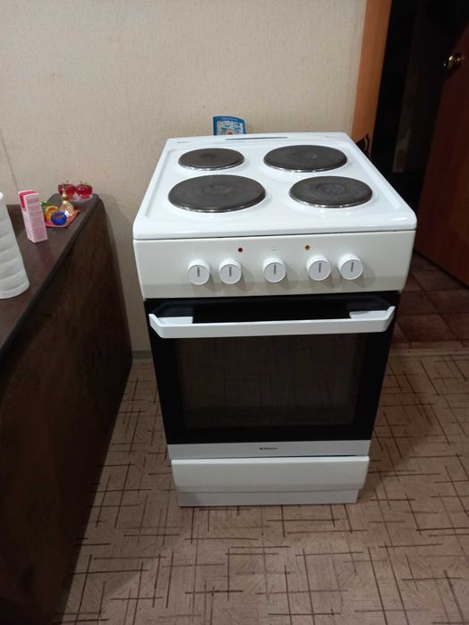 ПРОДАМ Электроплиту hansa в отличном состоянии