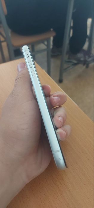 Продам Iphone xr 10r