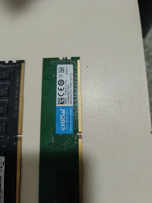 2 module memorie RAM 8GB (2x4gb)/2400mhz perfecta stare de funcționare