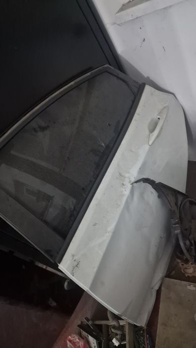 Двер на хундай аксент