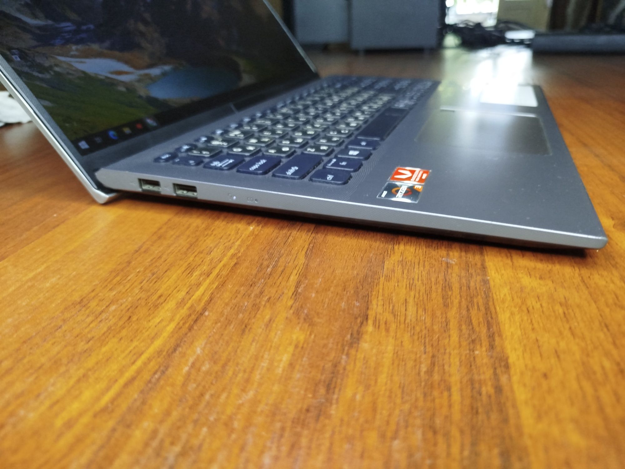 Мощный ноутбук Asus VivoBook 15 AMD Ryzen для игр и програм 12Гб/256Гб