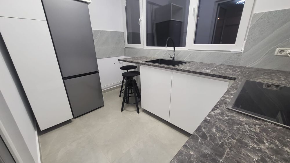 Închiriez Studio
