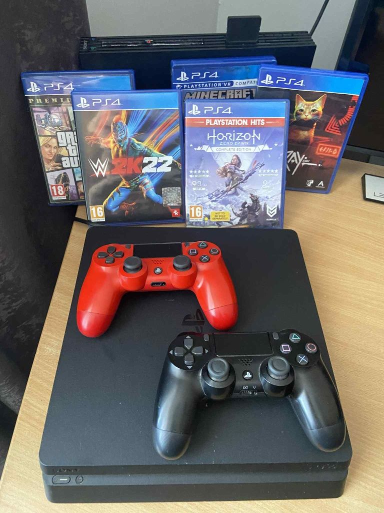 Плеистеишън 4 + подарък игри
