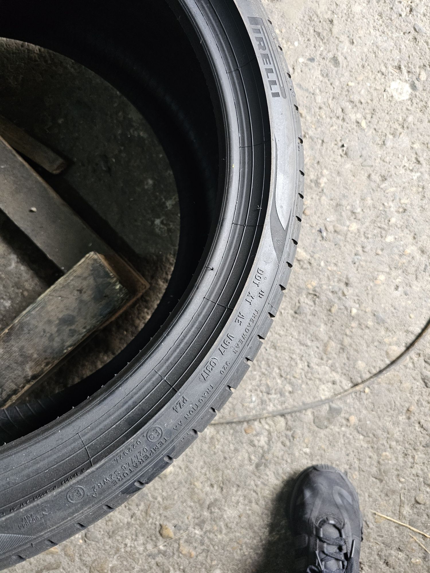 2 anvelope vara 295 30 20 Pirelli Pzero