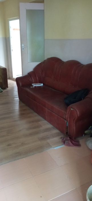 Inchiriez apartament 4 camere la casa