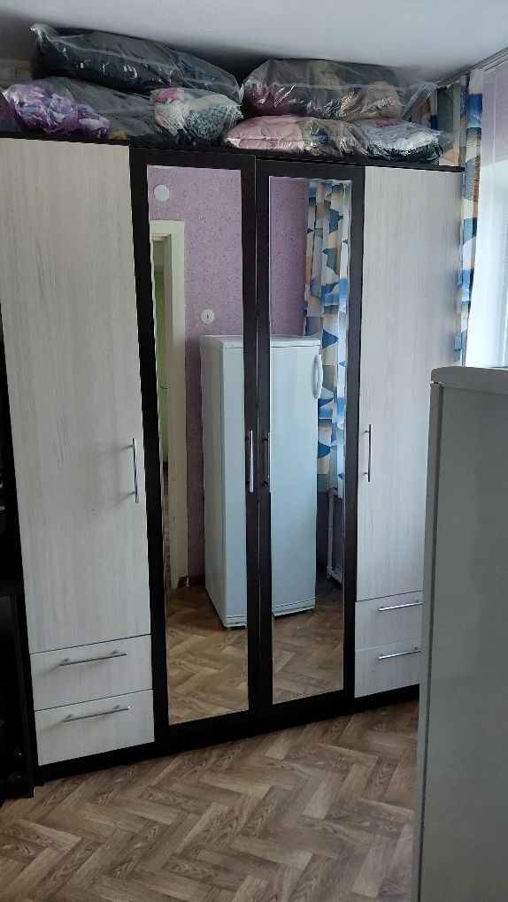 Срочно продам Шифоньер и достархан