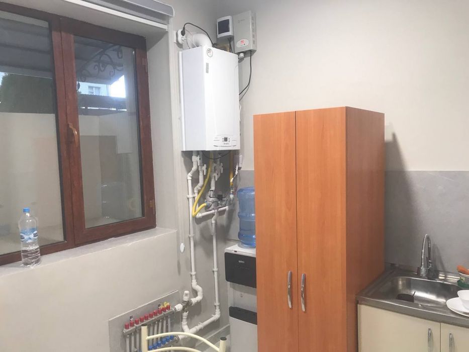 Продается коммерческая помешения Юнусабад-18 под офис хороший вариант