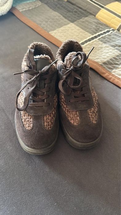 Прлдам зимнюю обувь