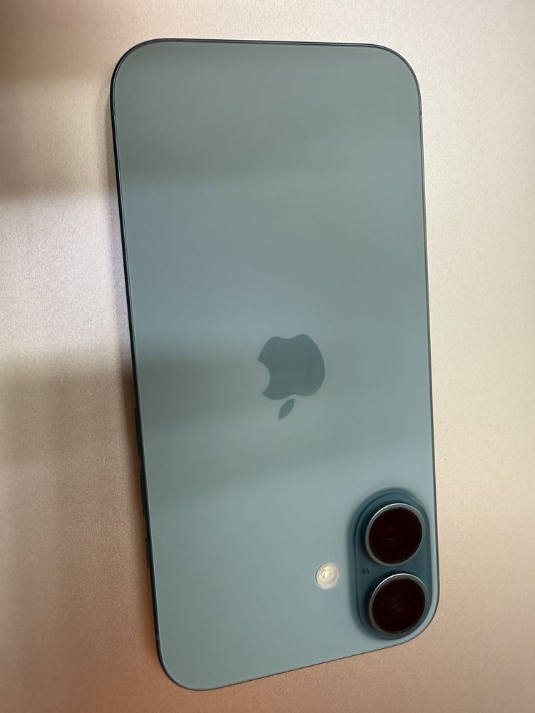 iPhone 16 заключен с iCloud !