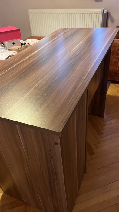 Birou de vanzare, 100ron.