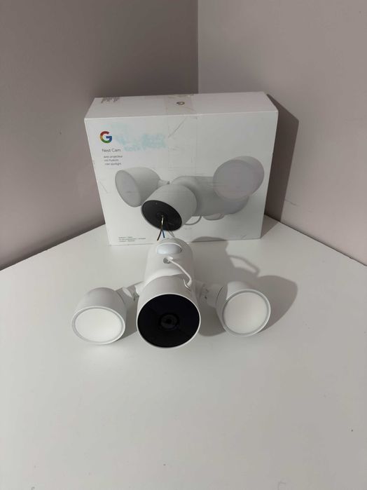 Camera de supraveghere Google Nest Cam + Proiector
