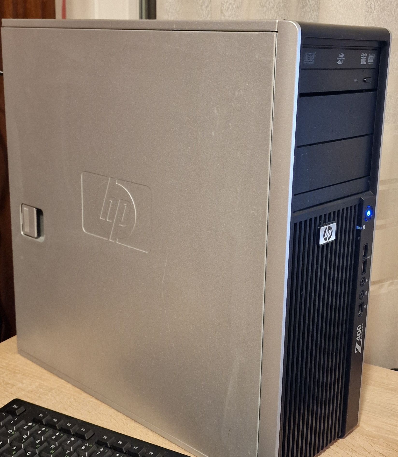 Компютър HP z400 Intel 6 ядрен 16GB ram, 256GB SSD, 2TB HDD, HD 7770 1