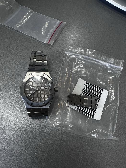 Продам элегантные женские часы