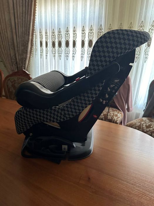 Автокресло сотилади
