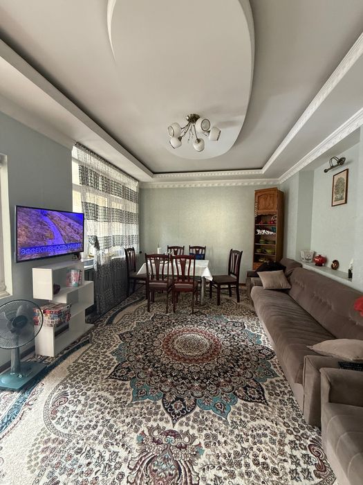 Малика базар, напротив Меркато