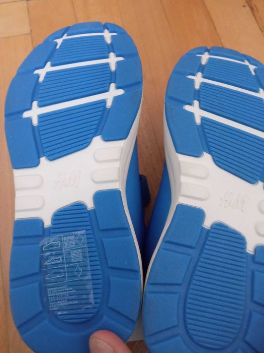 Adidași HM noi, mărimea 31