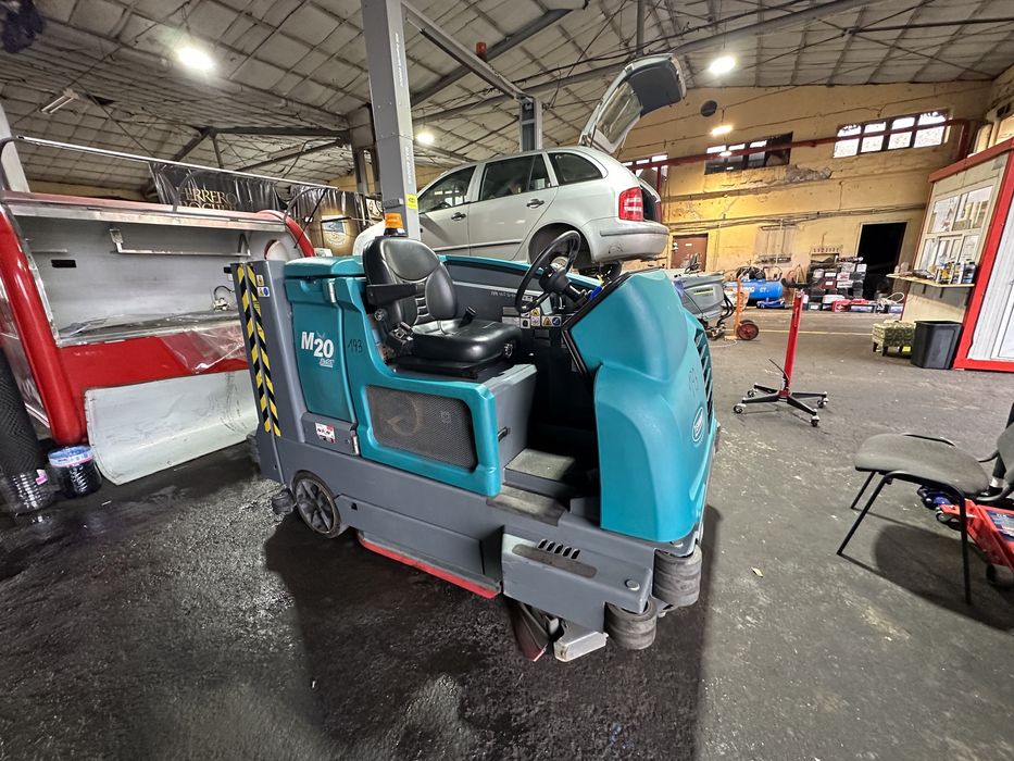 Комбинирана миячно-метачна машина Tennant M20