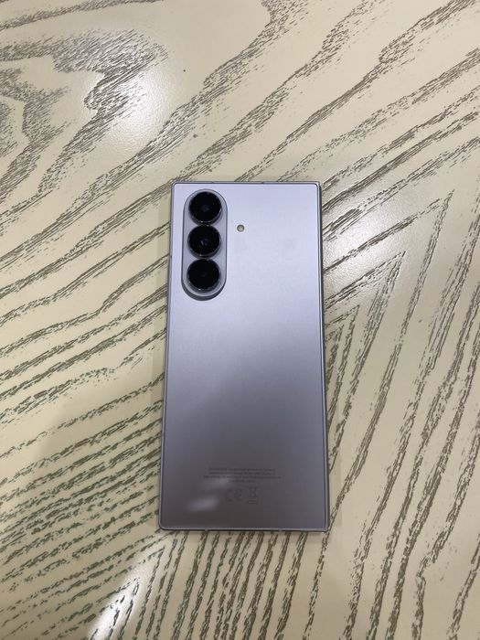 Galaxy Z fold 7, 12/256 GB. Yangi karobkadan chiqgan 10kun boldi.