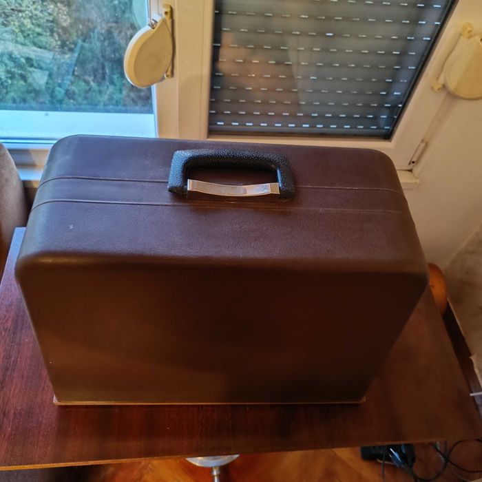 Шевна машина Лучник Финес 884, нова, електрическа