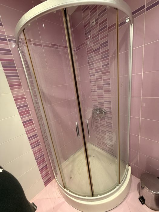 Хотелско оборудване масив/гардероб/врата/легло/шкаф/баня/маси/столове