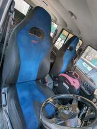 Сиденья передние Subaru STI