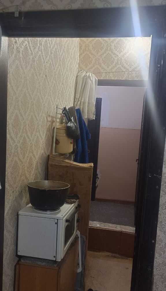 1/1/4. Квартира 18 м² в бывшем общежитии. Спутник-4 (Сергели). Метро