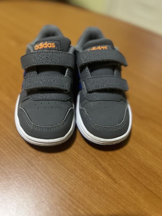 Adidasi Adidas marime 25