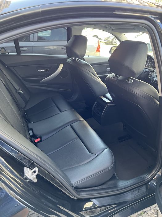BMW Seria 3 318d f30