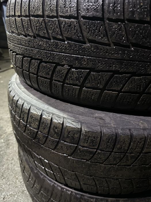 Шины зимние 215/65 R17