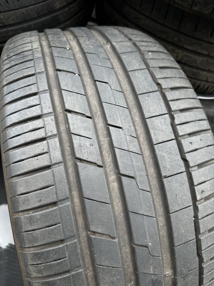 285/35 22 цола летни гуми 2 броя Hankook