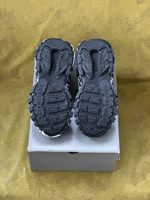 Balenciaga Track 42