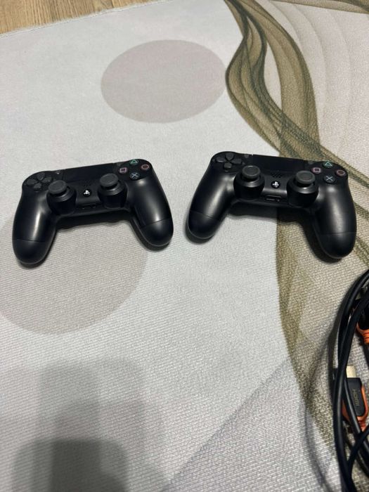 PS 4 като нов в комлект с висчко от снимките.