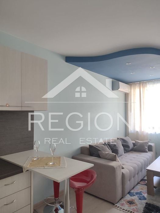 Дава се под наем Тристаен апартамент в Пловдив, Съдийски - 85 кв.м за 663 € - Снимка #1