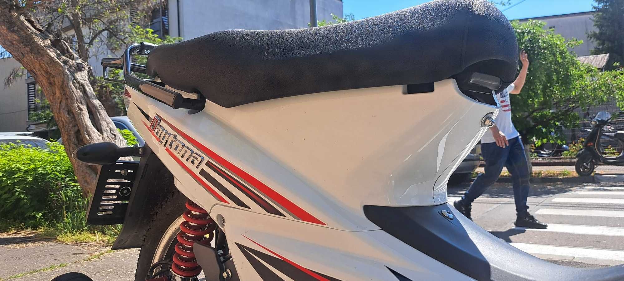 Motocicleta Daytona DY125 RS / 2023 / 125cc /Import Germania