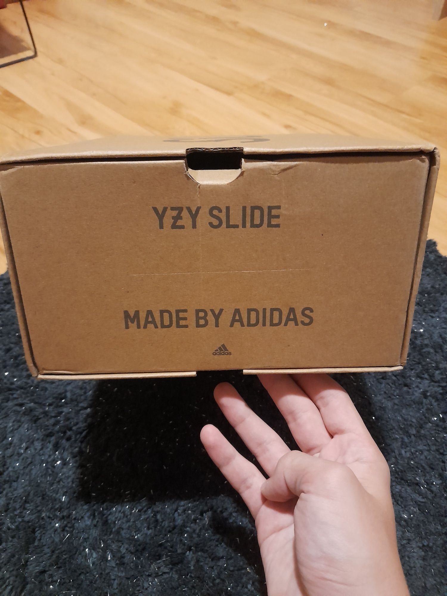 Yeezy Slide beige