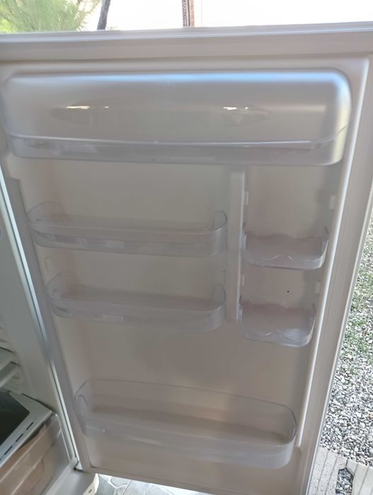 Combina frigorifică Indesit