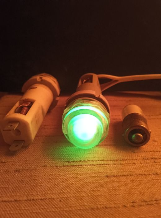 Лампочка индикаторная зелёная (неоновая, неонка)