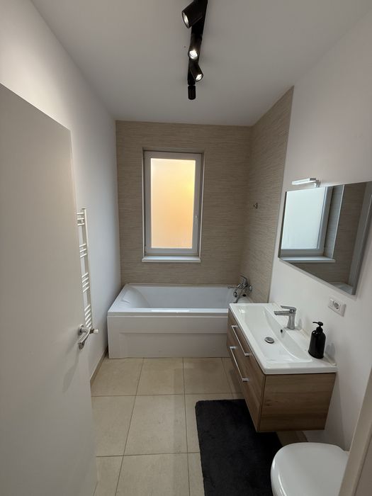 Apartament 3 camere, prima închiriere, comision 0, proprietar