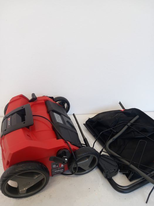 Aerator electric Einhell GE-SA 1640, 1600 W, 40 cm, negru/roșu Defect