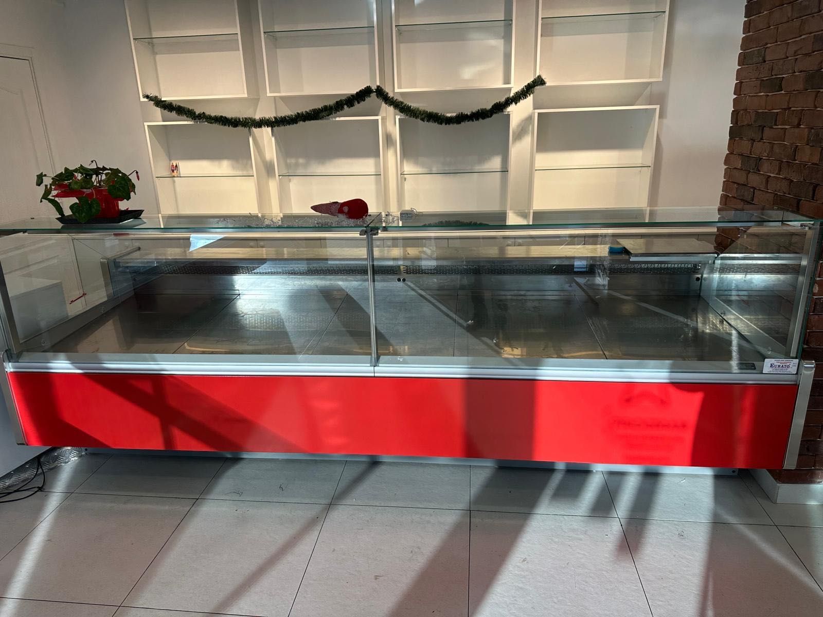 Vând vitrine frigorifice